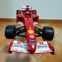 Modello dinamico F2004, scala 1:8.