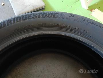 Treno pneumatici Bridgestone TURANZA 699V  