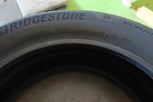 Treno pneumatici Bridgestone TURANZA 699V  