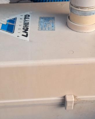 motore e skimmer per piscina "Laghetto"