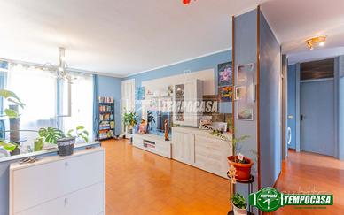 TRILOCALE AL PRIMO PIANO IN CENTRO!