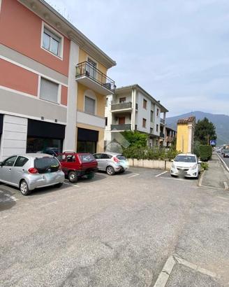 NEGOZIO A SAREZZO