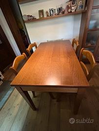 Tavolo in rovere con sedie