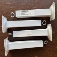 Piedini per mobili in ferro bianchi