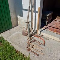 2 pale un seghetto  a mano mazzette una mazza gran