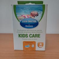 Prodotto per pulizia acqua piscina