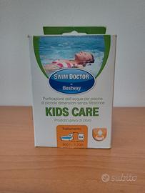 Prodotto per pulizia acqua piscina