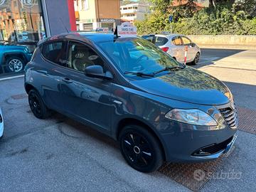 Lancia Ypsilon 0.9 TwinAir 85 CV 5 porte Metano Ec