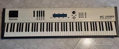 Oberheim MC2000 EX con Flight Case