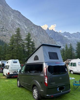 Ford Nugget 2021 - minivan camper pronto a partire