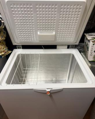 Congelatore pozzetto Indesit