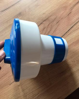Distributore galleggiante cloro per piscina