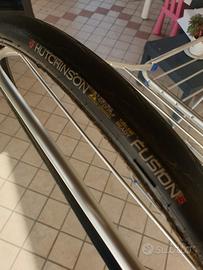 HUTCHINSON TUBLESS 700X25