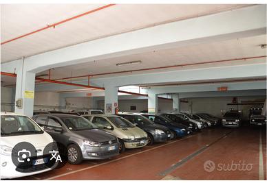 Locale autorimessa 66 posti auto più motori