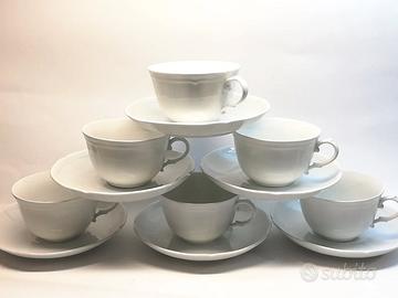 Tazze e piatti per la colazione in ceramica