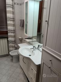Mobile bagno + piatto e box doccia
