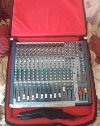 Mixer Soundcraft MFXi 12 con custodia 
