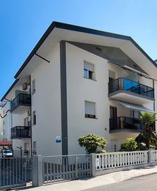 Sabbiadoro centrale, vicino alla spiaggia