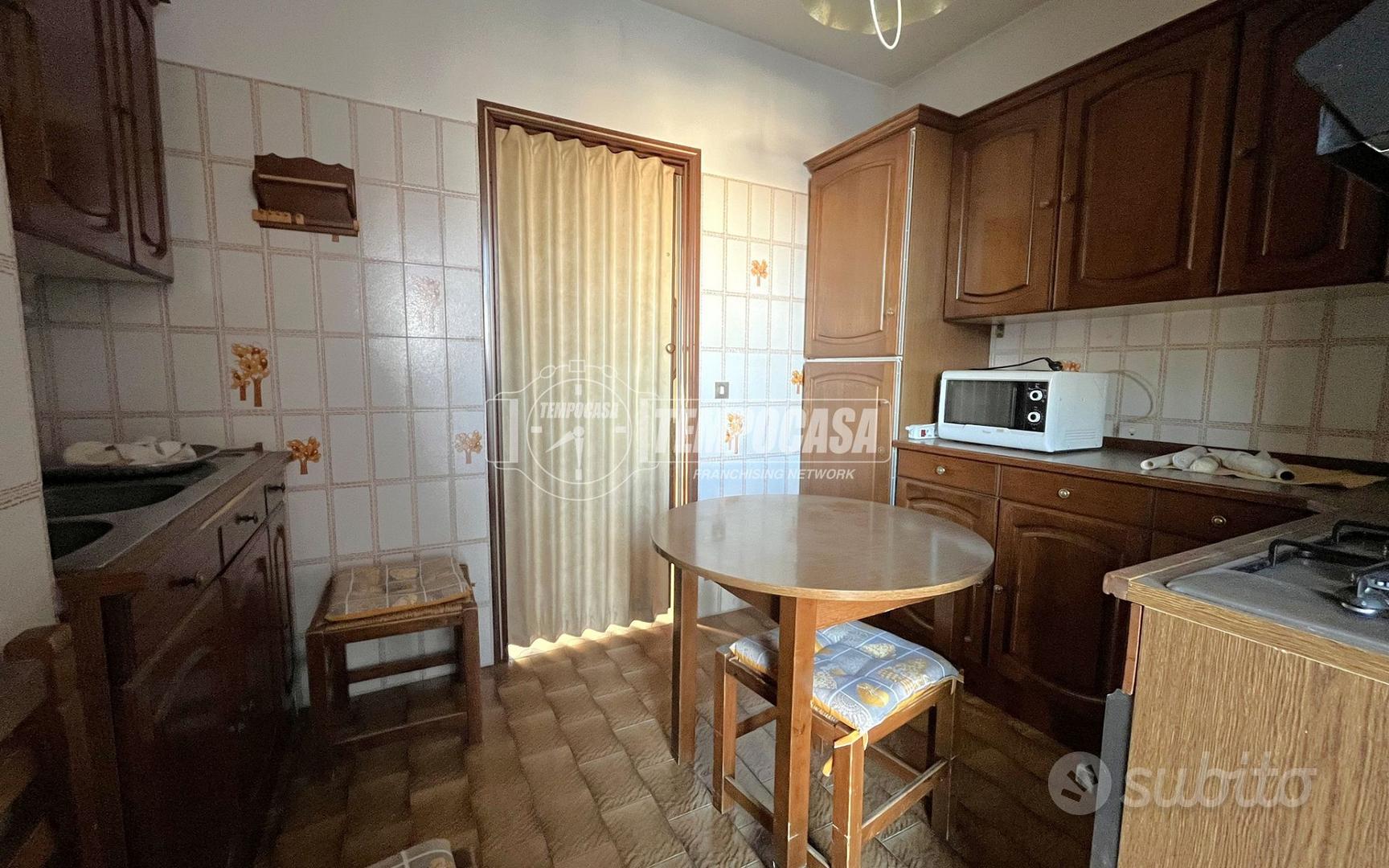 5 LOCALI CON VISTA E BOX AUTO A COSSATO! - Vista 6
