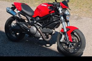 ducati Monster 696 +