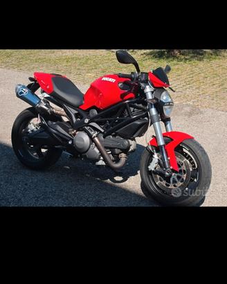 ducati Monster 696 +