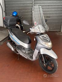 Scooter Sym HD 200