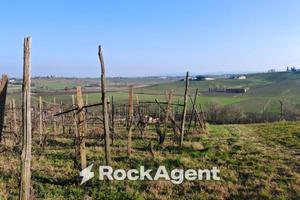 Rustico / Casale di 198 m² con 3 locali e box auto