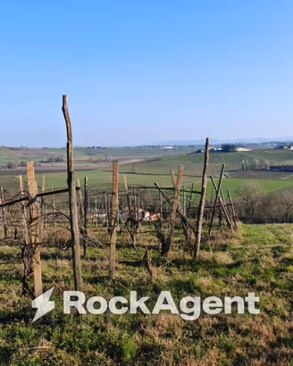 Rustico / Casale di 198 m² con 3 locali e box auto