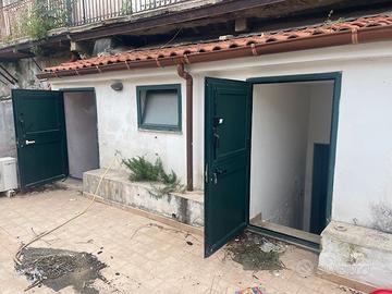 Pressi porto piccolo bivani e servizi