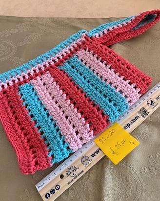 pochette da polso fatta a mano all'uncinetto