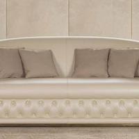 DIVANO IN PELLE RICAMATA, INSERTI IN METALLO E ORO