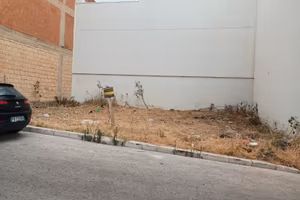 Terreno a pochi passi dal mare