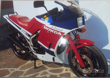 Honda vf 500 f2 iscritta registro storico