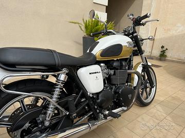 Triumph bonneville 865 cc