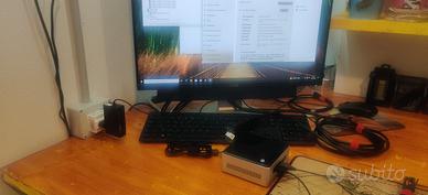 INTEL NUC 5 i7 + MONITOR