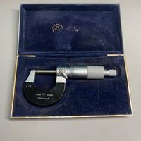 Micrometro di precisione Mitutoyo 0-25mm (0,01mm)