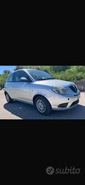 Lancia y anno 2009