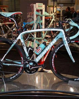 Bianchi Infinito in primo colore 2010 + FSA