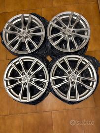Cerchi in lega originali Nissan 7x17”