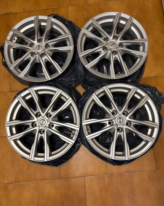 Cerchi in lega originali Nissan 7x17”