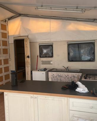 Roulotte stanziale con maxi zona living