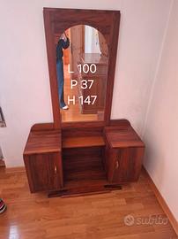 Mobile in legno con specchio