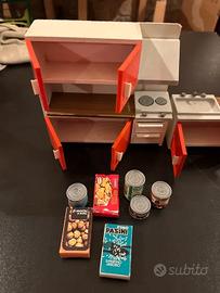 Cucina in 2 pezzi per bambole anni 70