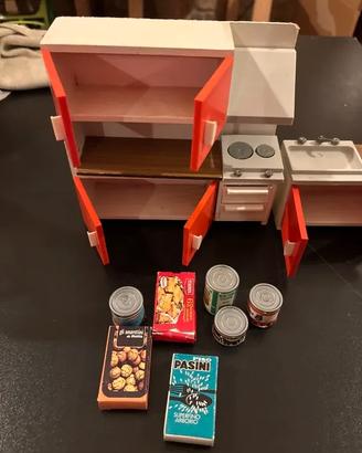 Cucina in 2 pezzi per bambole anni 70