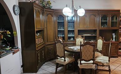 Mobili soggiorno con tavolo e sedie