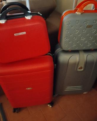 due valige con biuty 