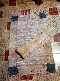 N 2 tappeti etnici in vilpelle più uno