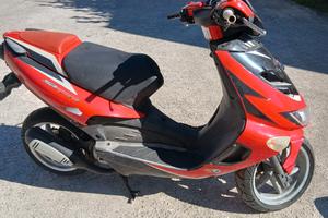 Sr Aprilia 50cc scooter marciante