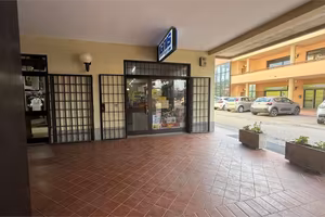 TODI - PONTERIO - LOCALE COMMERCIALE AL PIANO TERR