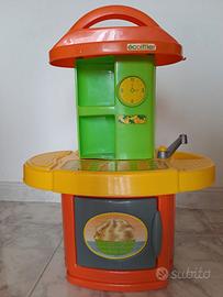 Cucina giocattolo con accessori